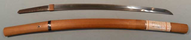 刀掛けと江戸慶長時代の備前国藤原広則の休み拵えの脇差し刀掛けは木製品です 刀掛けと江戸慶長時代の備前国藤原広則の休み拵えの脇差し刀掛けは